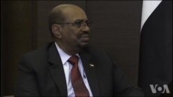 Omar el-Béchir en visite en Russie (vidéo)