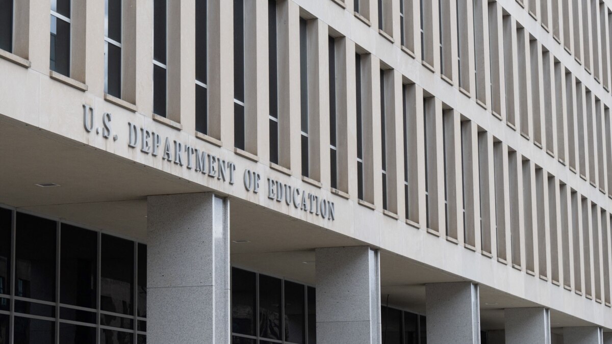Departamento de Educación de Estados Unidos planea despedir a 1.300 empleados