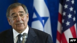 Bộ trưởng Quốc phòng Mỹ Leon Panetta phát biểu tại Tel Aviv, Israel, ngày 4/10/2011