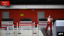 El plan de Avianca para enfrentar la crisis incluye licencias no remuneradas.