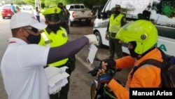 La Policía Nacional ha impuesto más de 550.000 multas a ciudadanos que han infringido el confinamiento o no cumplen con las medidas de bioseguridad. [Foto: Cortesía Oficina Prensa Policía Nacional]