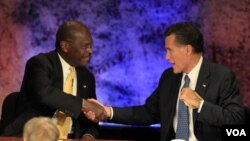 Las más recientes encuestas muestran a al empresario Herman Cain y Romney al tope de los candidatos a la nominación republicana.