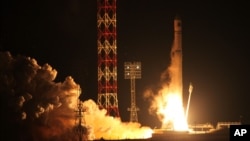 Russia SpaceLa fusée Zenit-2SB décolle de sa rampe de lancement au cosmodrome de Baïkonour avec la sonde Phobos-Ground, au Kazakhstan., 9 novembre 2011