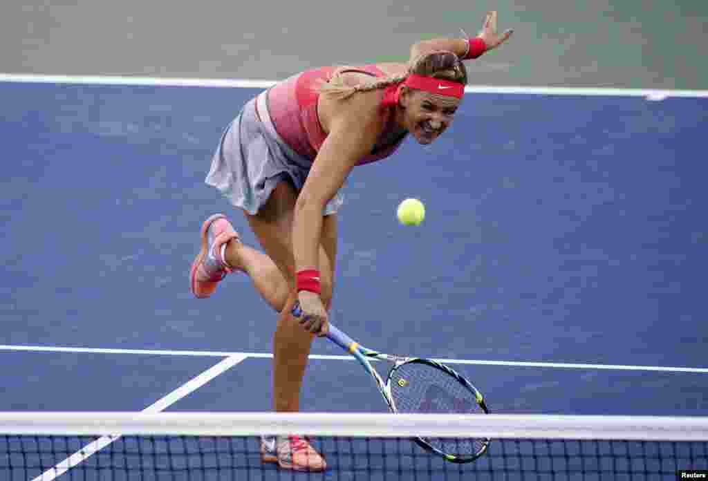 دوسرے سیٹ میں وکٹوریا ازارینکا نے اچھا کھیل پیش کیا۔