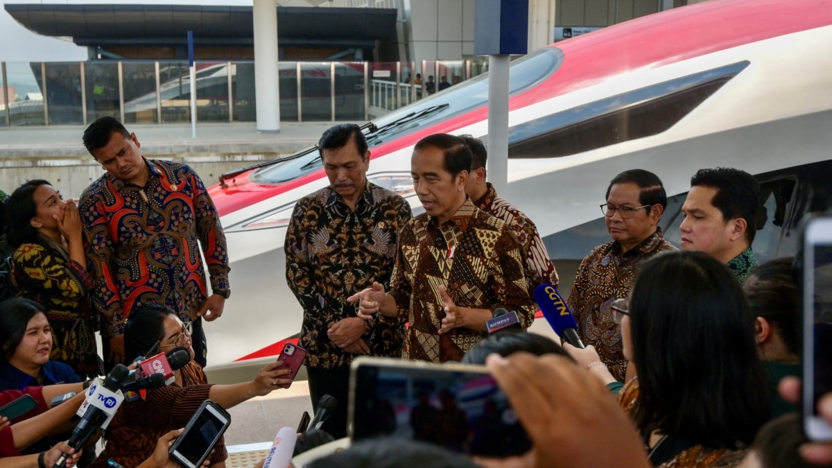 Indonesia urges China to invest more in high-speed railways