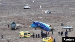 Mjesto pada putničkog aviona Azerbejždan Airlinesa u blizini grada Aktau, Kazahstan, 25. decembar 2024. (Foto: REUTERS/Azamat Sarsenbayev)