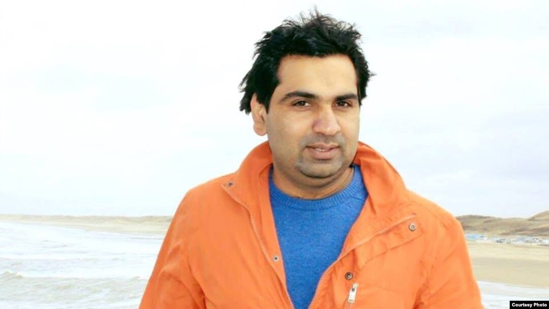 ګورايا د هغو روښان فکره څلورو فعالانو څخه  يو دی کوم چې تيره مياشت بې درکه کړی شوي وو او درې اوونۍ وروستو بيا په غير واضحه توګه خوشي کړی شوي وو.
