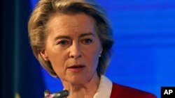 Претседателката на ЕК дава изјава за медиумите во Анкара
