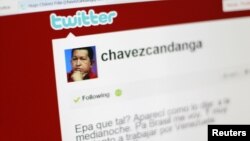 Imágen de computadora en que se muestra la nueva cuenta de Twitter del presidente Hugo Chávez, a través de la cual, gobierna el país, según la oposición venezolana.