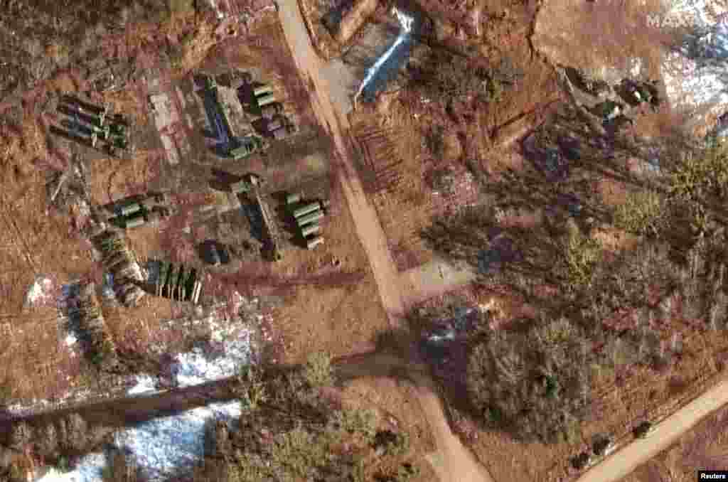 تصاویر ماهواره ای از استقرار تجهیزات و نیروهای روسیه در نزدیکی اوکراین