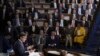 Ketua DPR AS Mike Johnson berbicara di hadapan anggota Kongres AS di Gedung Capitol, Washington, pada 25 Oktober 2023. (Foto: AP/J. Scott Applewhite) 