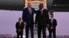 Presiden AS Joe Biden disambut oleh Menteri Luar Negeri Angola Tete Antonio (kedua dari kanan) saat tiba di Bandara Internasional Quatro de Fevereiro Luanda di Luanda, pada 2 Desember 2024. (Foto: AFP/Andrew Caballero-Reynolds)