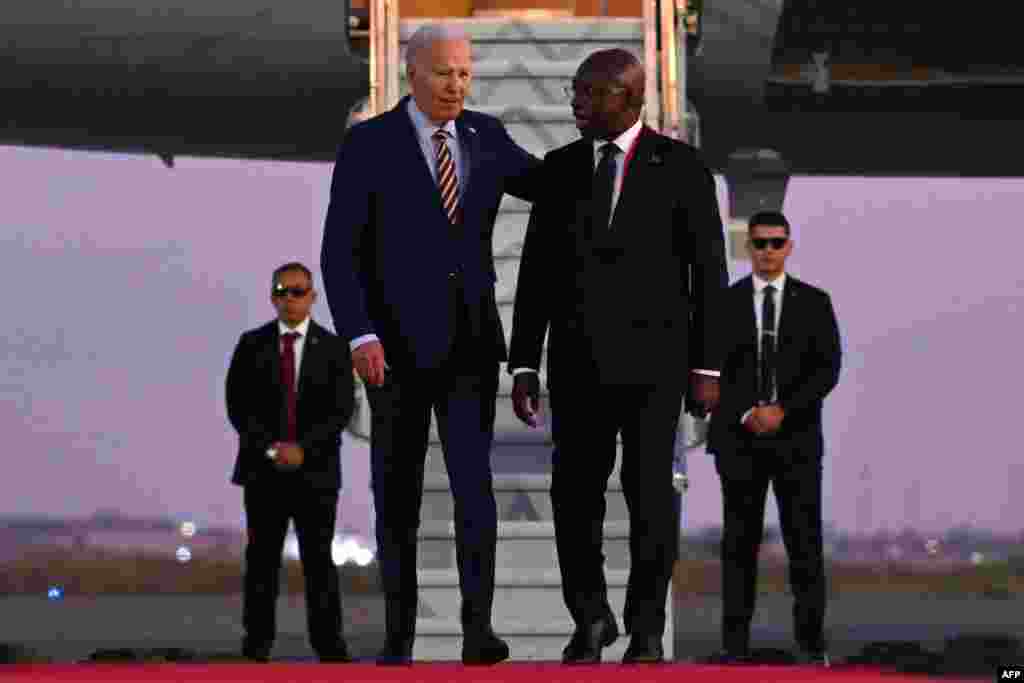 O Presidente dos EUA, Joe Biden e o Ministro das Relações Exteriores de Angola, Tete António, em Luanda, a 2 de dezembro de 2024.