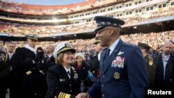 ລາຍການກະຈາຍສຽງຂອງວີໂອເອລາວ: ທ່ານແຮກເຊັທ ກ່າວ ກ່ຽວກັບ ທ່ານ ຊີຄິວ ບຣາວນ໌ ວ່າ `ບໍ່ແມ່ນຄົນທີ່ເໝາະສົມສຳລັບຊ່ວງເວລານີ້` 