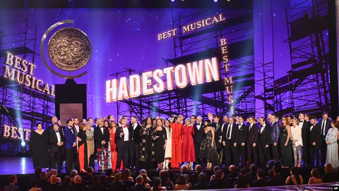 "Hadestown," menerima penghargaan musik terbaik dalam ajang tahunan Tony Awards ke-73 di Radio City Music Hall, New York, 9 Juni 2019. 