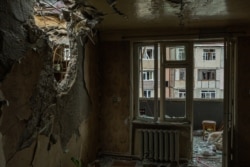 A bombed-out home is seen in Nagorno-Karabakh, Oct. 10, 2020. (Yan Boechat/VOA)