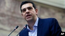 PM Yunani Alexis Tsipras menghadapi kecaman terkait perjanjian perpanjangan dana talangan (foto: dok).