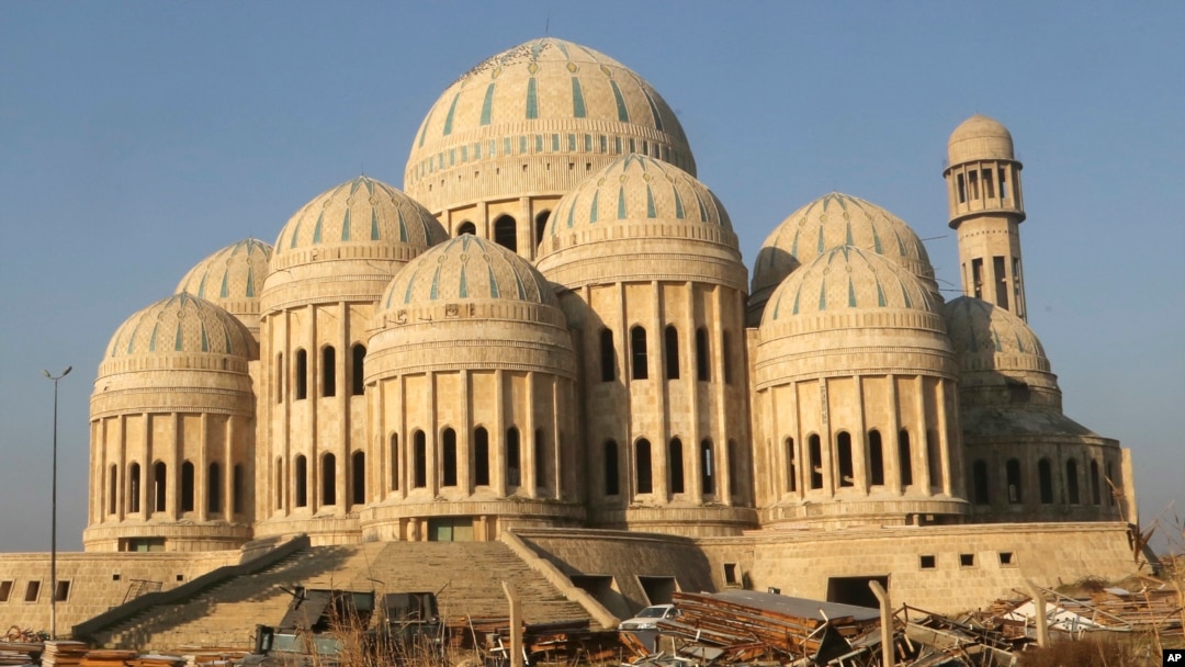 ARSIP - Pasukan khusus Irak berpatroli setelah mengalahkan militan ISIS dekat masjid raya dimana ISIS dideklarasikan pada tanggal 15 Juli 2014 oleh Abu Bakr al-Baghdadi di sisi timur Mosul, Irak, hari Kamis 19 Januari 2017. (foto: AP Photo/ Khalid Mohammed)