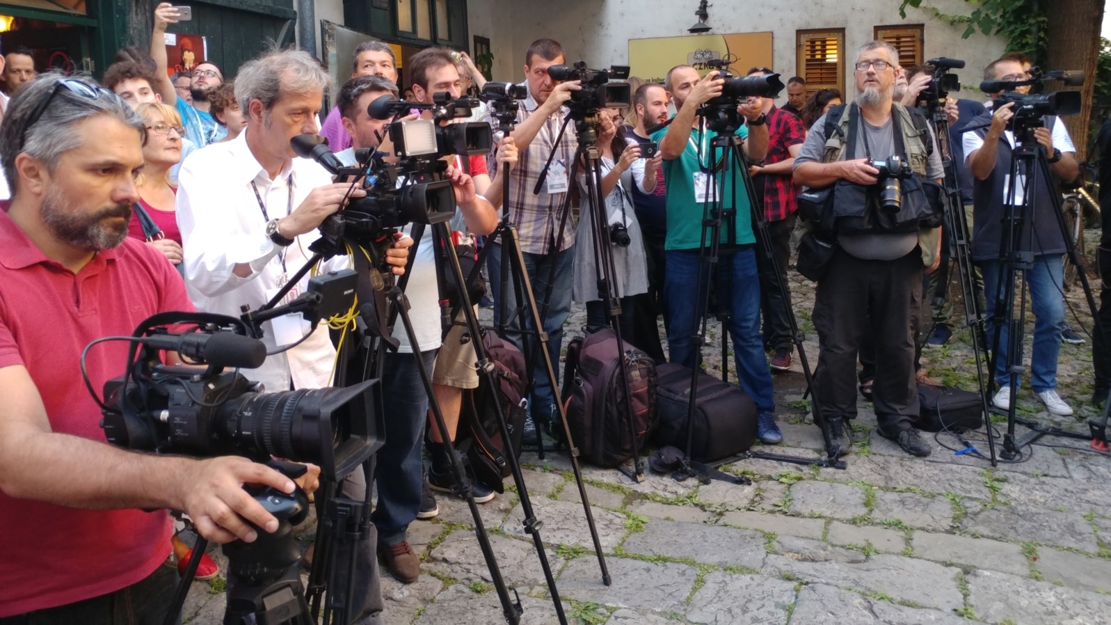 Uz pomoć međunarodne zajednice opada sloboda izražavanja u Srbiji
