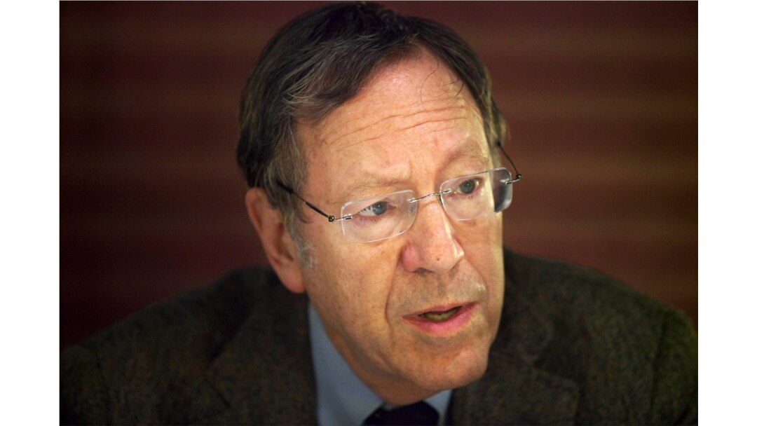 Former Canadian justice minister Irwin Cotler speaks to the media during a press conference in Jerusalem, Dec. 30, 2009.