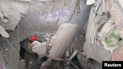 اثرات حملات راکتی ارتش روسیه به یک ساختمان مسکونی در نیکوپول، اوکراین - ۱۶ ژوئیه ۲۰۲۲ (۲۵ تیر ۱۴۰۱)