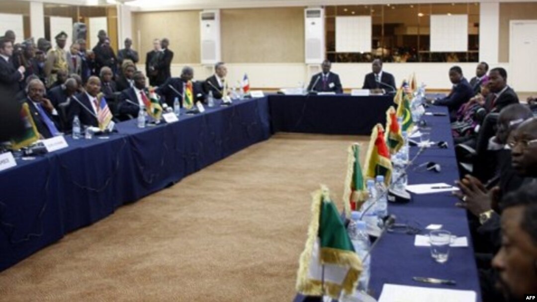 Komunitas ekonomi negara-negara Afrika Barat (ECOWAS) mengadakan pertemuan untuk membahas pengerahan tentara ke Mali utara (foto: dok). 