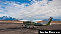 Arhiva, ilustracija - Cesna 182 u Alamosu, Kolorado.