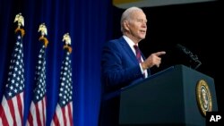 Presiden AS Joe Biden berbicara mengenail upaya untuk mengurangi kekerasan dengan senjata di Monterey Park, California, pada 14 Maret 2023. (Foto: AP/Evan Vucci)