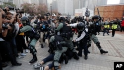 Protesti u Hong Kongu u znak podrške Ujgurima (AP Photo/Lee Jin-man)