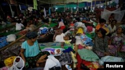 Suasana di penampungan sementara pengungsi di sebuah gereja Kristen di kota Tanai, negara bagian Kachin, Myanmar, 16 Juni 2017. (Foto: dok).