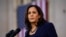 រូបឯកសារ៖ លោកស្រី Kamala Harris សមាជិក​ព្រឹទ្ធសភា​មកពីគណបក្សប្រជាធិបតេយ្យតំណាងរដ្ឋ California ថ្លែងនៅក្នុងយុទ្ធនាការរកសំឡេងឆ្នោត នៅទីក្រុង Oakland រដ្ឋ California កាលពីថ្ងៃទី ២៧ ខែមករា ឆ្នាំ២០១៩។