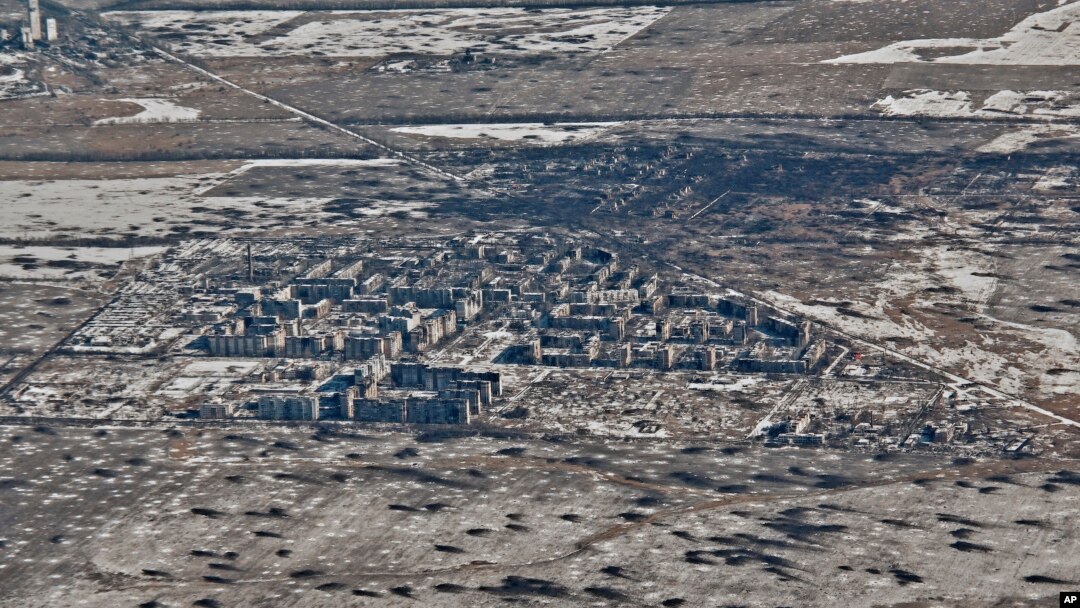 Pogled iz vazduha na već tada razoreni Vuhledar, 10. februara 2023. godine. (Foto:AP/Libkos)