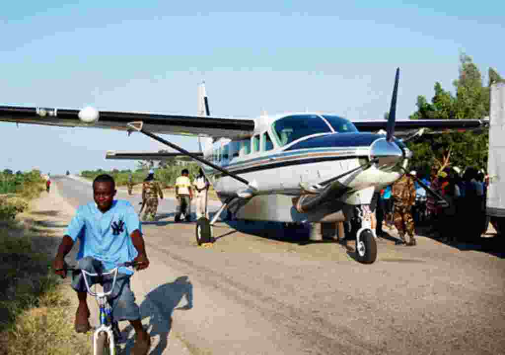 Bantuan Internasional Berlanjut di Haiti (Foto: B. Newhouse)