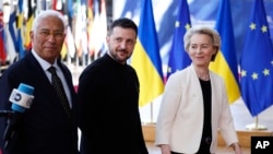 From left, European Council President Antonio Costa, Ukraine's President Volodymyr Zelenskyy and European Commission President Ursula von der Leyen arrive for an EU Summit at the European Council building in Brussels, March 6, 2025.