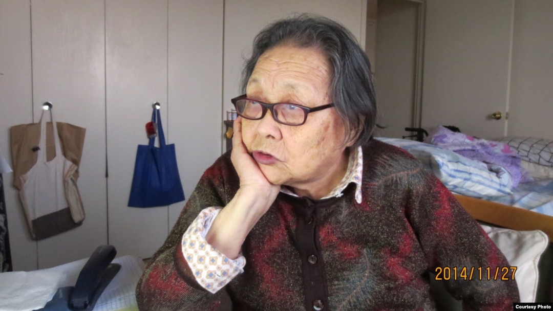 高耀洁在纽约寓所（志愿者提供）