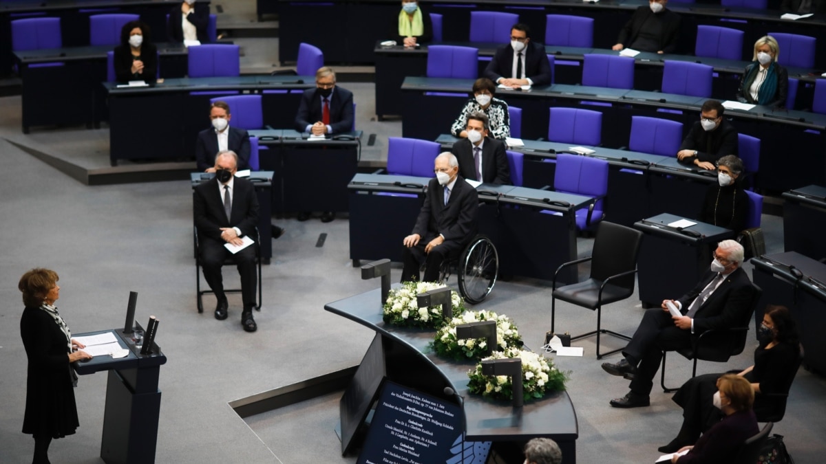 German Parliament Marks Holocaust Remembrance Day