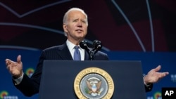 Predsjednik Joe Biden razgovara s afričkim liderima okupljenim na Samitu američko-afričkih lidera u srijedu, 14. decembra 2022. u Washingtonu.
