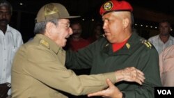 Sólo con los cientos de millones que Chávez da al gobierno de Cuba, los venezolanos vivirían mucho mejor.