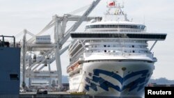 Kapal pesiar 'Grand Princess' terlihat di Port of Oakland di kota Oakland, California, Senin 9 Maret 2020. 