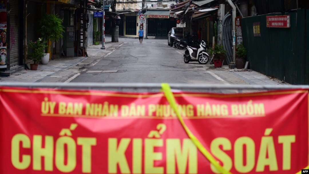 Một chốt kiểm soát dịch tại Hà Nội.