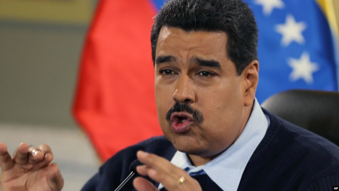 Presiden Venezuela Nicolas Maduro dalam sebuah konferensi pers di Istana Presiden Miraflores di Caracas, Venezuela (24/8). (AP/Fernando Llano)