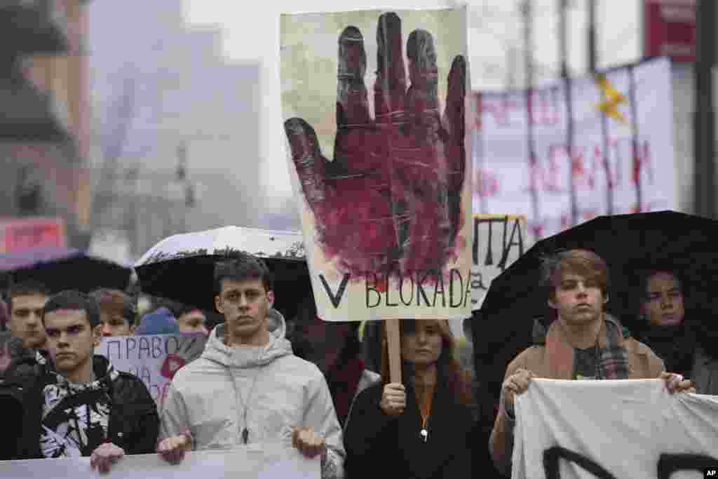 Protest u Beogradu&nbsp;(AP Photo/Darko Vojinovic)