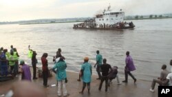 ARCHIVES - Des ressortissants de la RDC rapatriés de force du Congo Brazzaville, le 24 avril 2014.