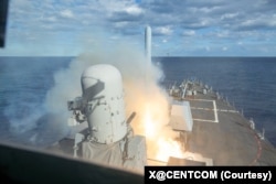 سنتکام عکسی از شلیک موشک‌ از ناوهای آمریکایی منتشر کرد