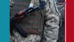 Menas pou Larisi anvayi Ikrèn ap ogmante pandan kominote entènasyonal la kòmanse aplike nouvo sanksyon yo