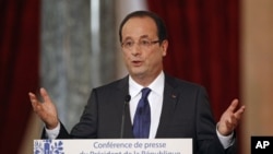 French President Francois Hollande at news conference in Paris Nov.13, 2012