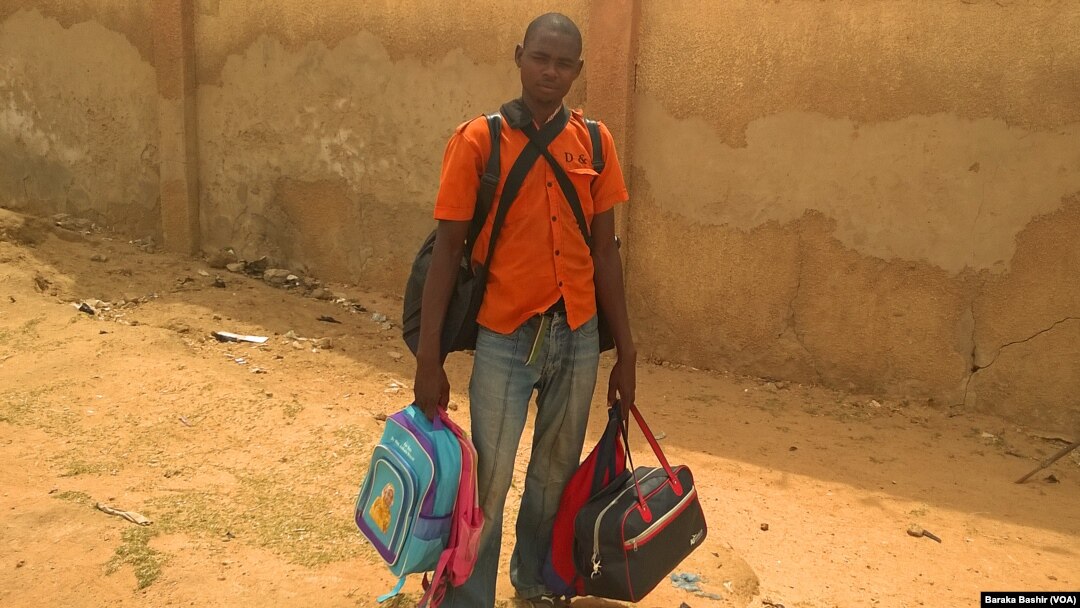 Usman Mohammed, mai sana'ar sayarda Jaka bayan ya tashi daga makaranta a Kano