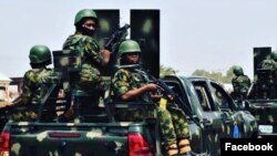 Sojojin Najeriya a wani aikin sintiri da suka yi (Facebook/ Nigerian Army)