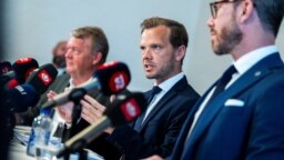 Danimarka Dışişleri Bakanı Lars Lokke Rasmussen, Adalet Bakanı Peter Hummelgaard ve Başbakan Yardımcısı Jakob Ellemann-Jensen, kamuya açık alanlarda Kuran yakma eylemlerini yasaklamayı amaçlayan yasa tasarısını açıkladı.