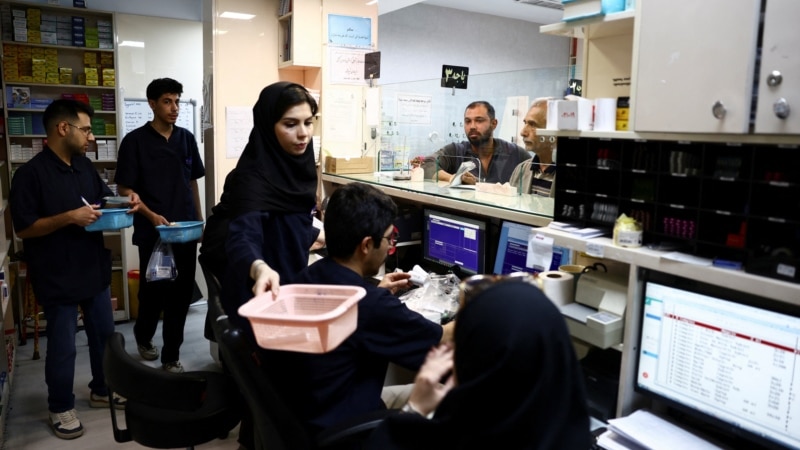 گزارش‌ها از سهمیه‌بندی سرم و آنتی‌بیوتیک؛ بحران دارو از بازار به بیمارستان رسید